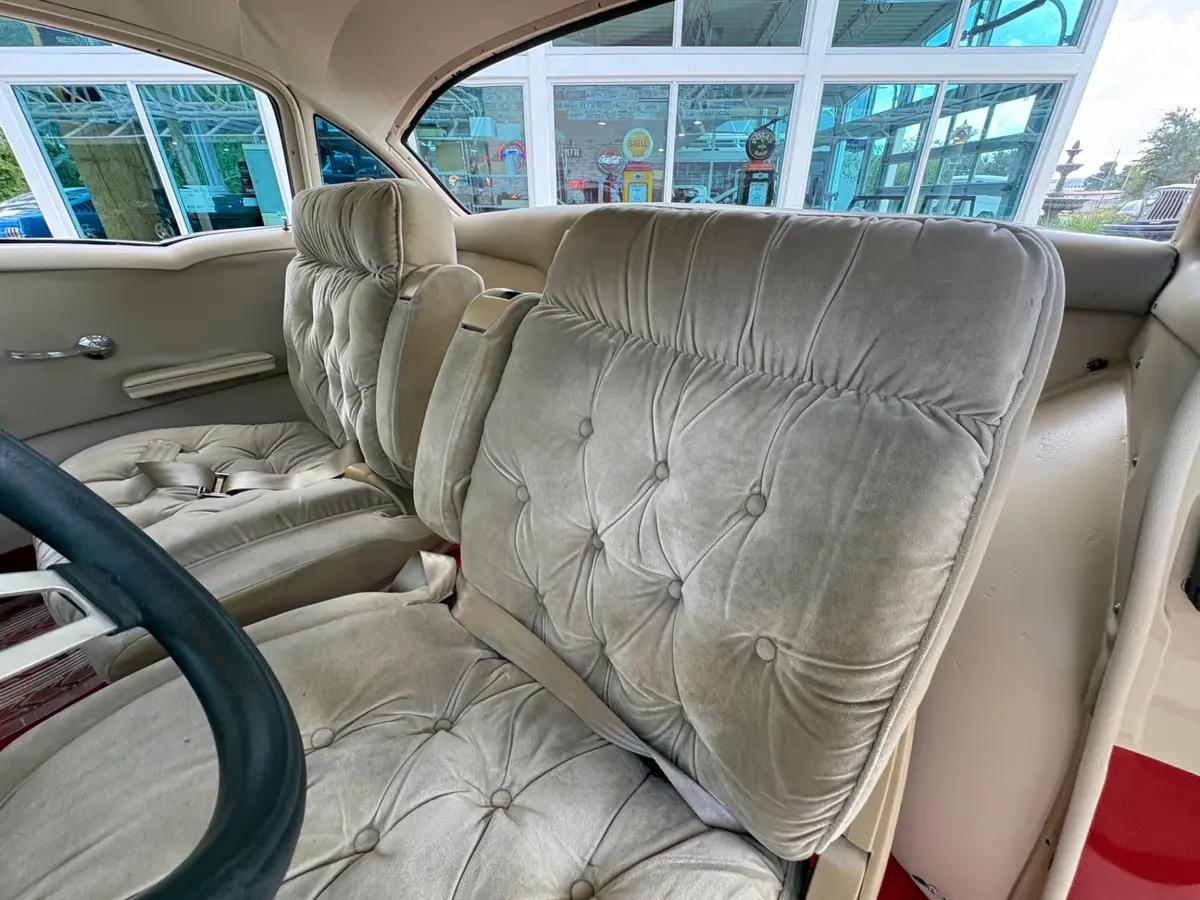 Vehicle photo 31