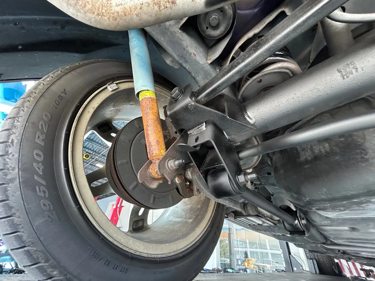 Vehicle photo 39