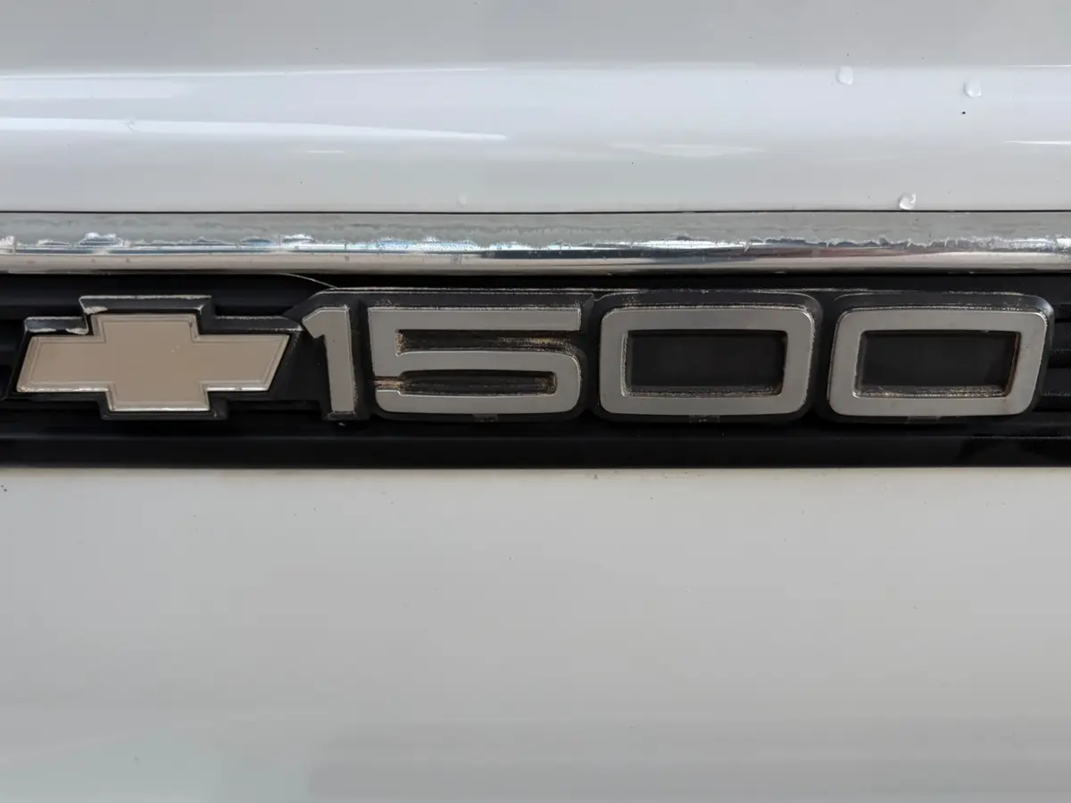 Vehicle photo 22