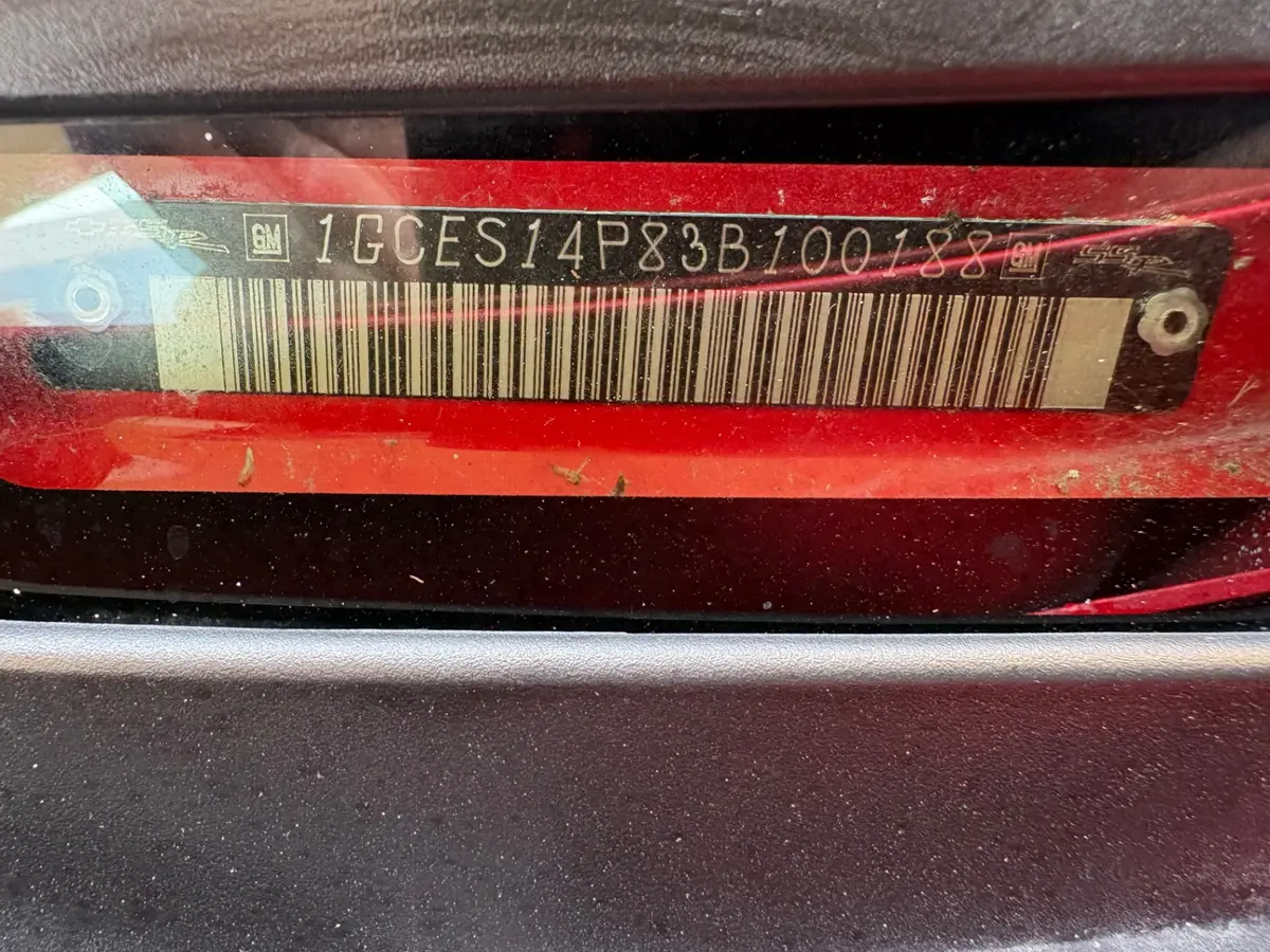 Vehicle photo 23