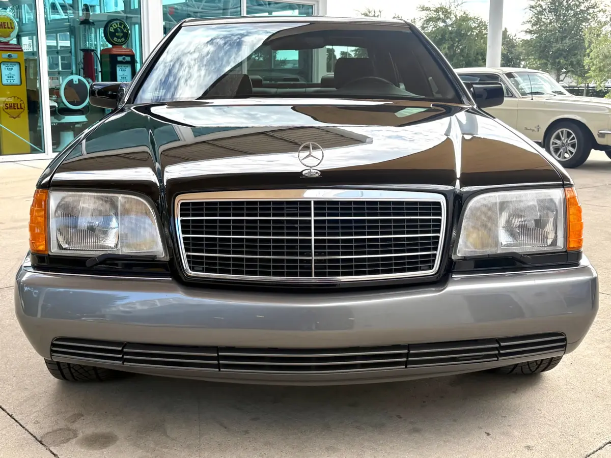 Vehicle photo 2
