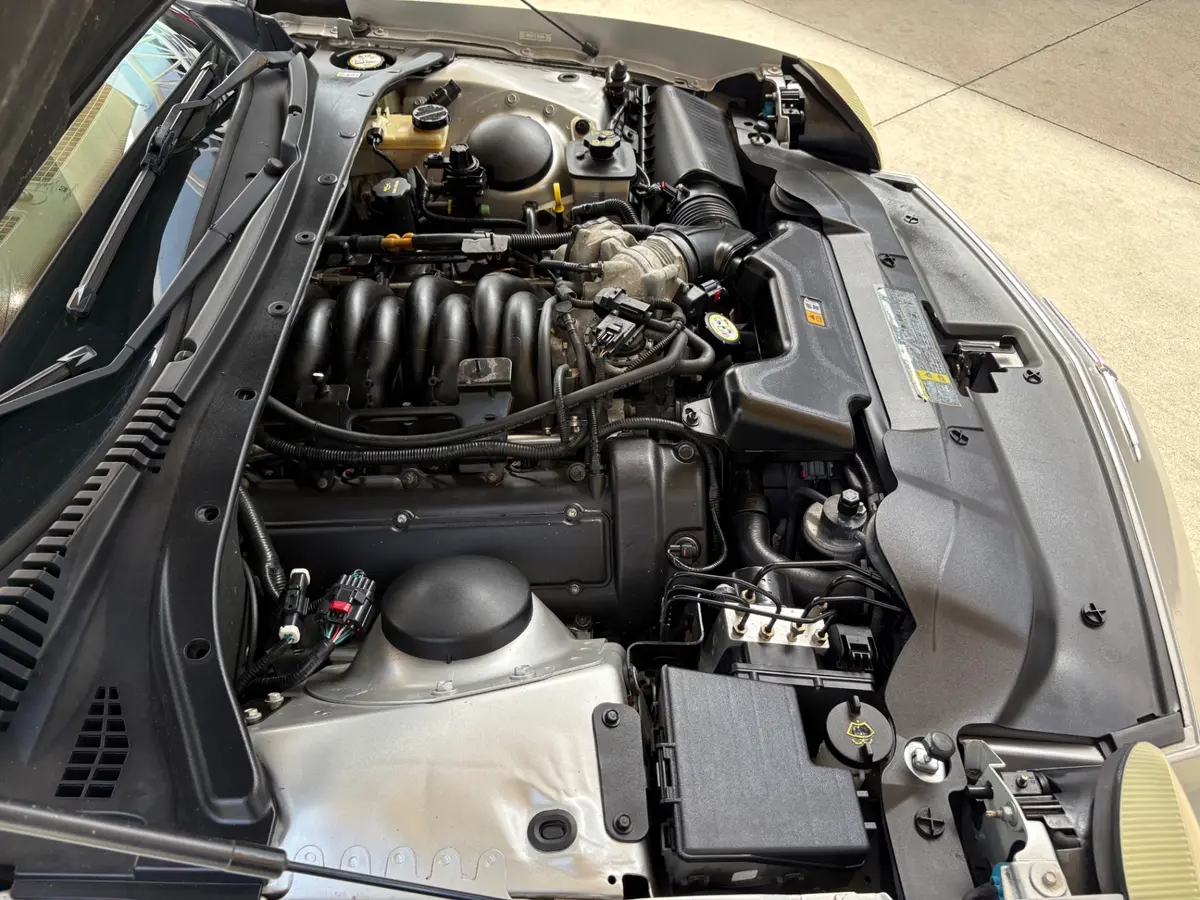 Vehicle photo 32