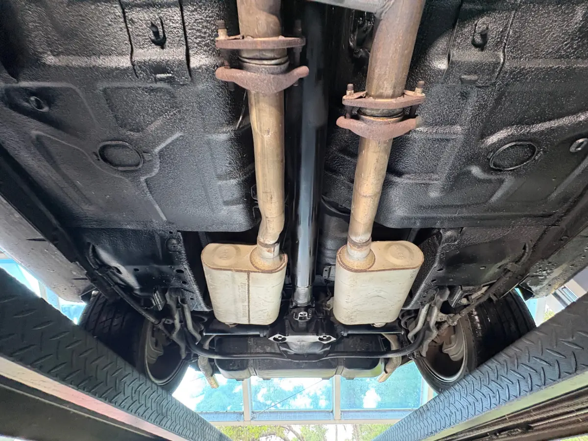 Vehicle photo 60