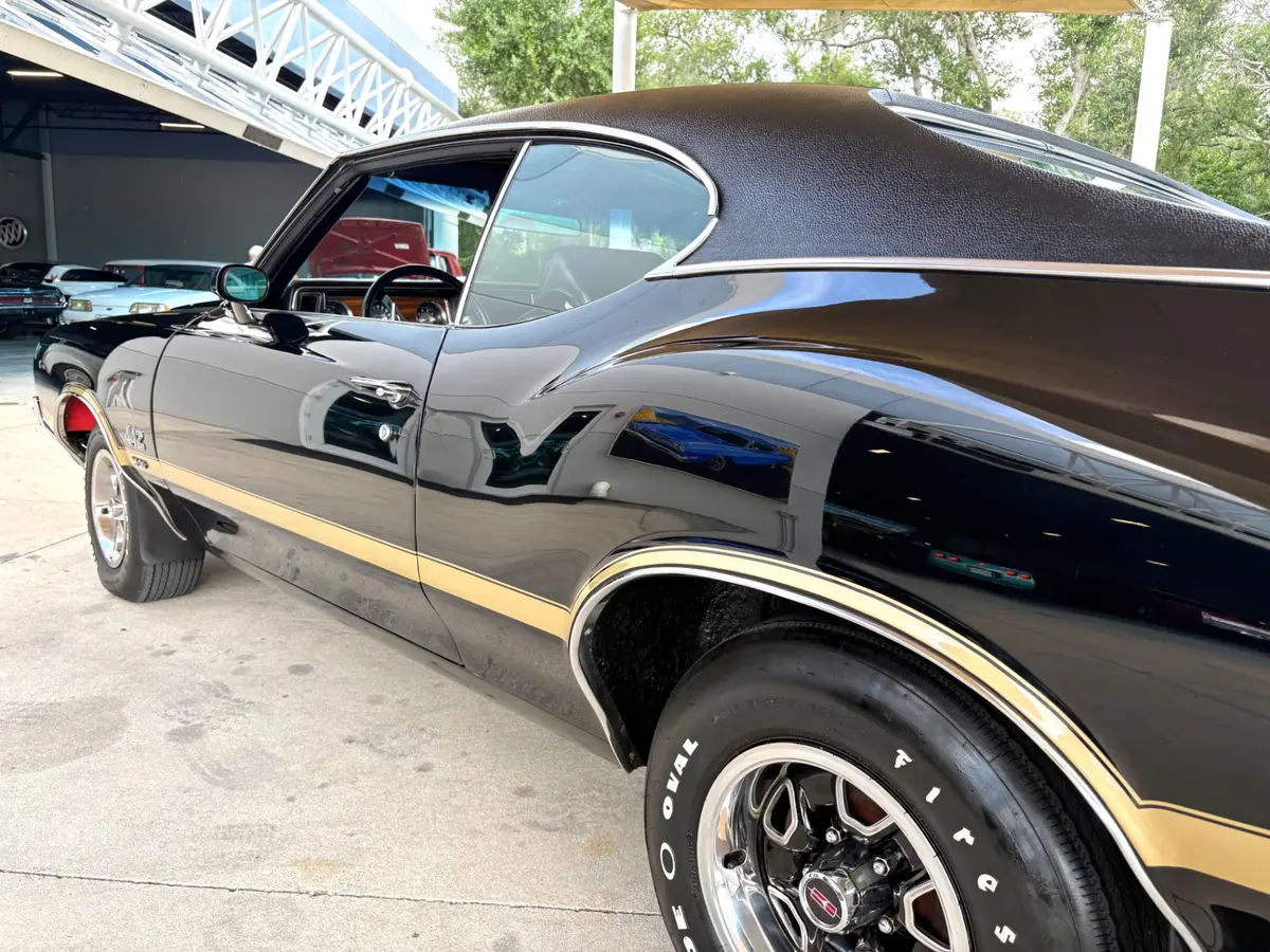 Vehicle photo 14