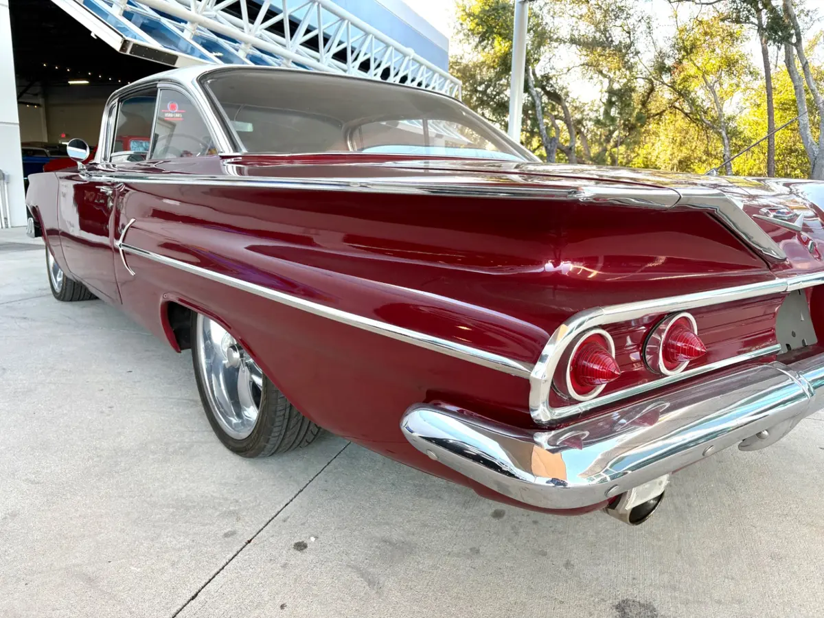 Vehicle photo 16