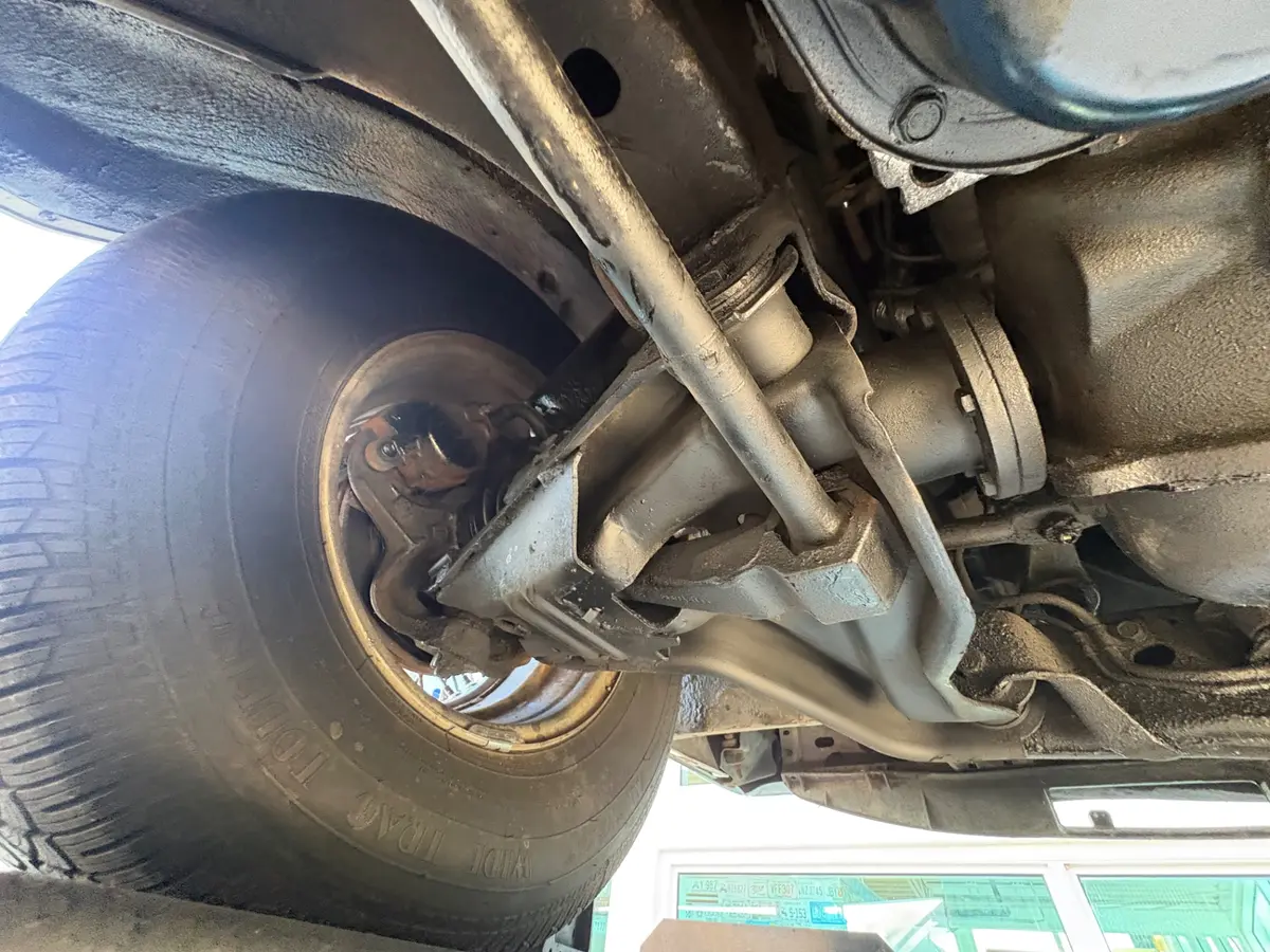 Vehicle photo 59