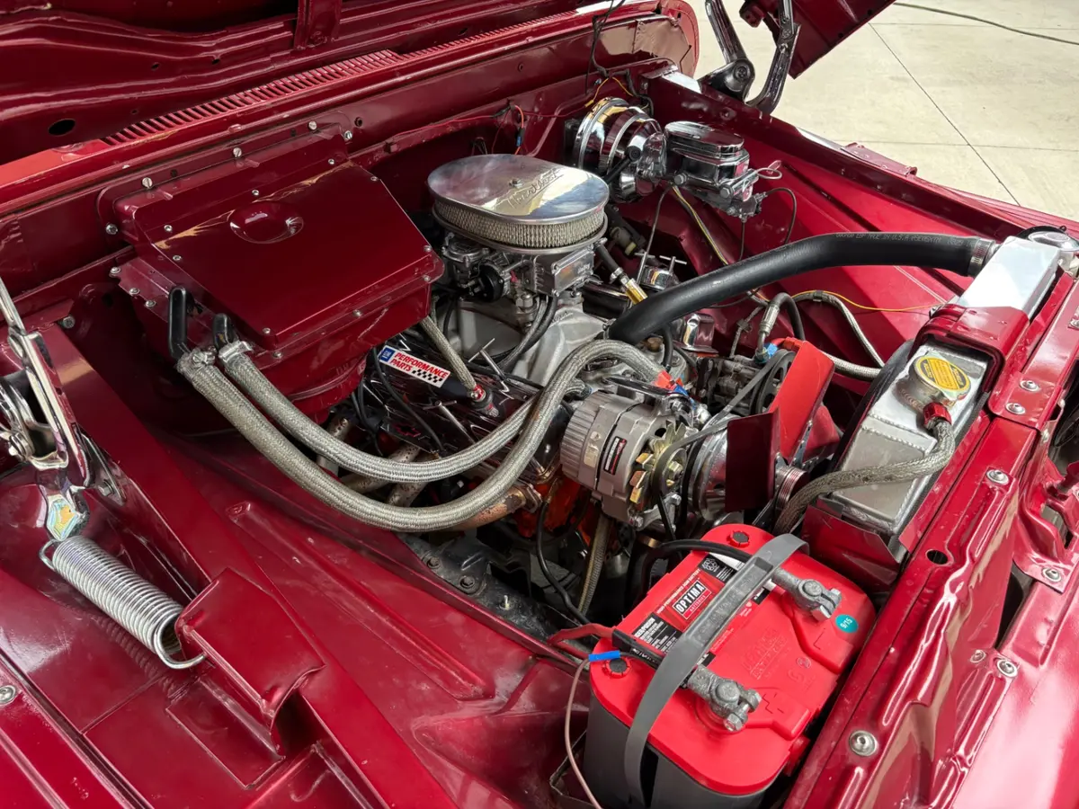 Vehicle photo 26