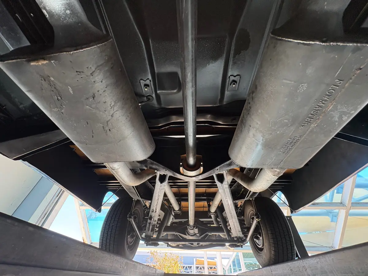 Vehicle photo 52
