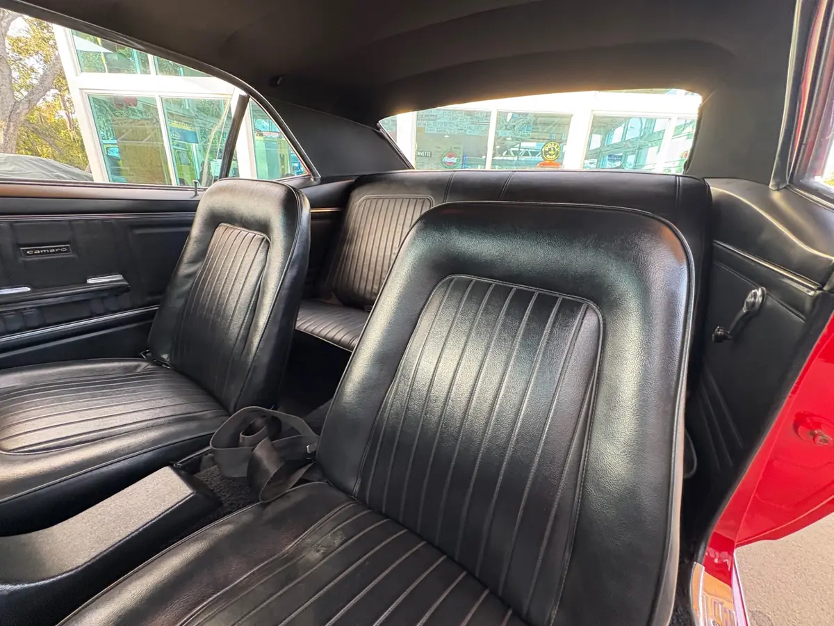 Vehicle photo 35