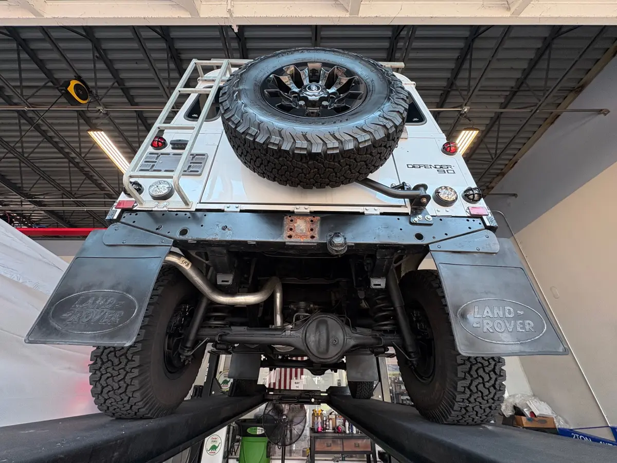 Vehicle photo 43