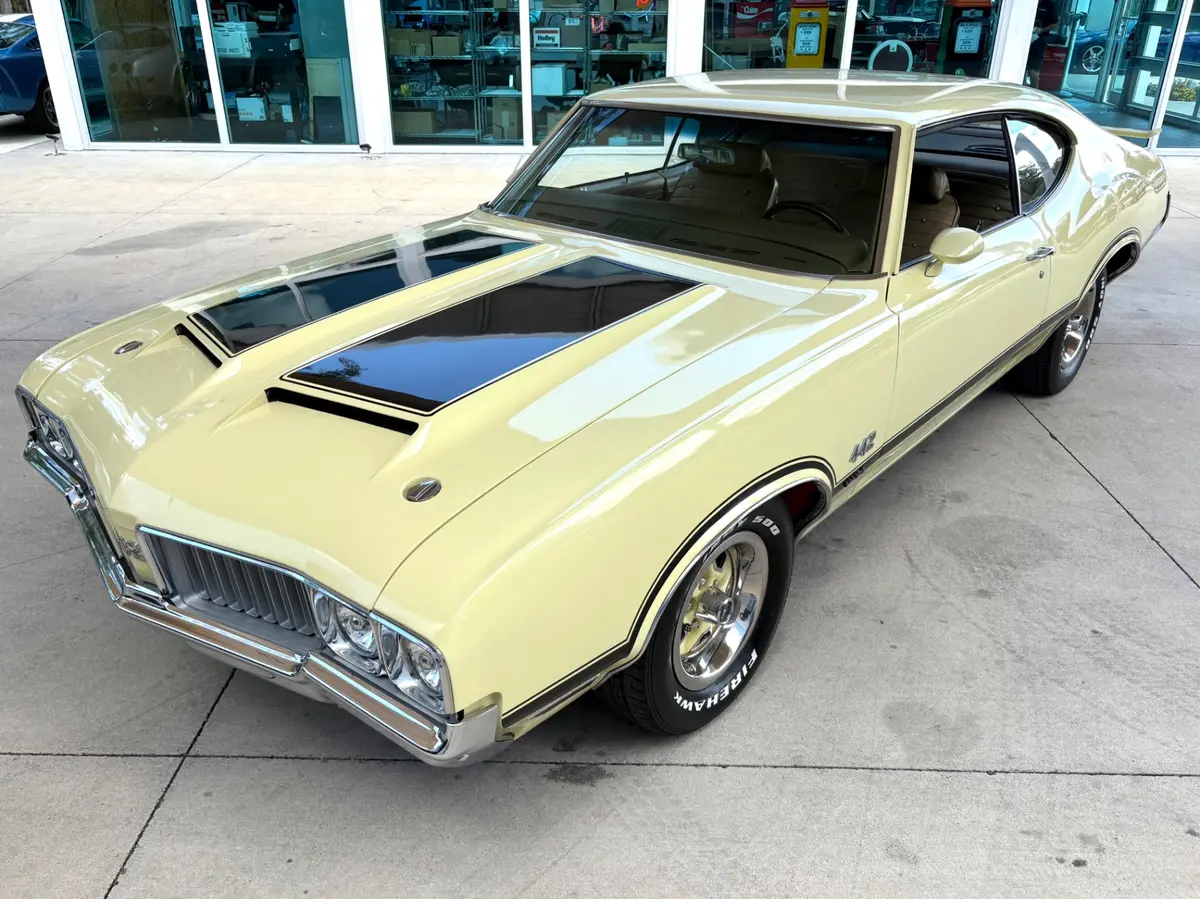 Vehicle photo 20
