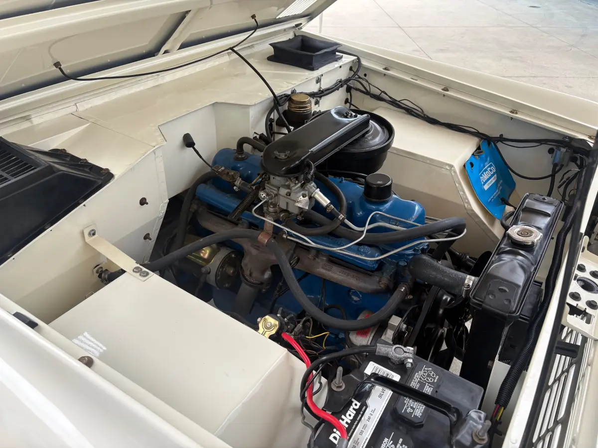 Vehicle photo 26