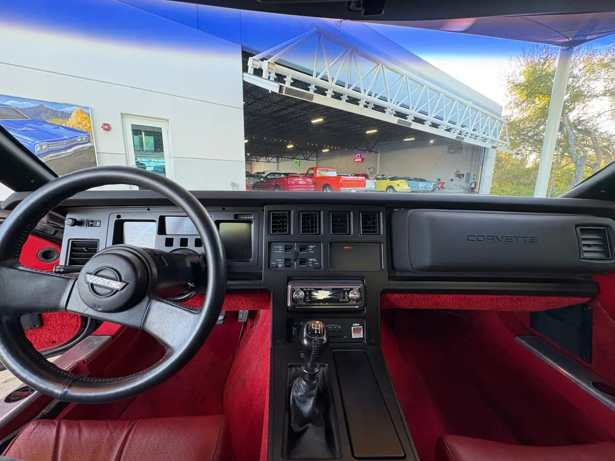 Vehicle photo 34