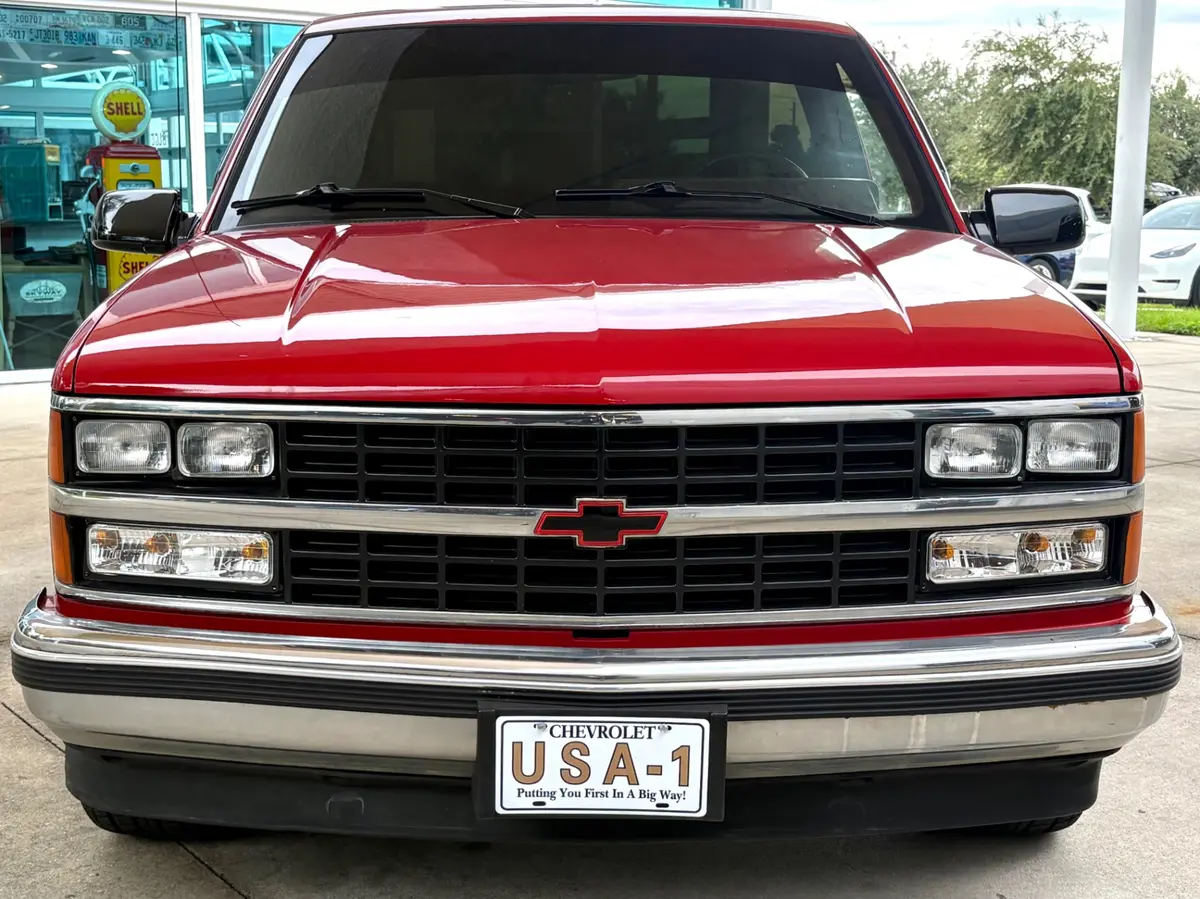 Vehicle photo 2