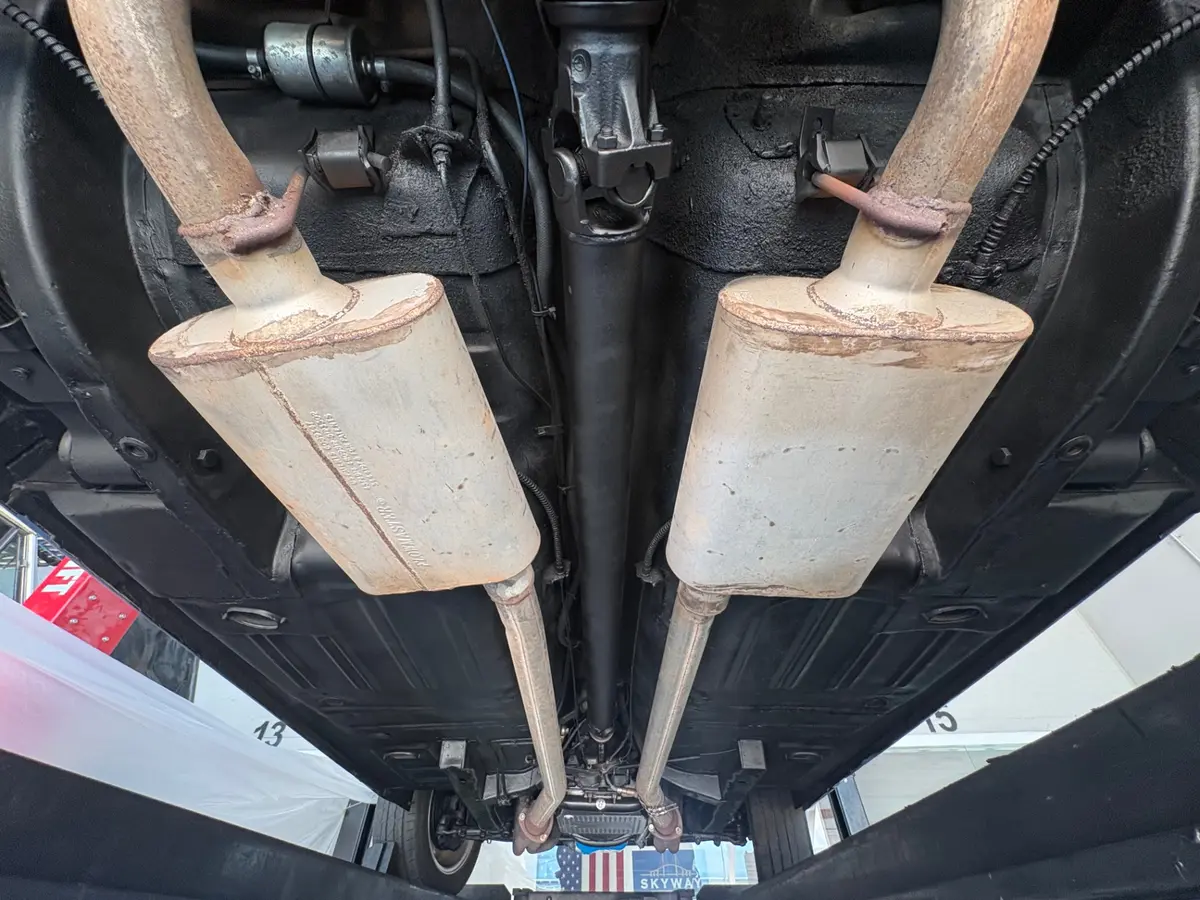 Vehicle photo 50