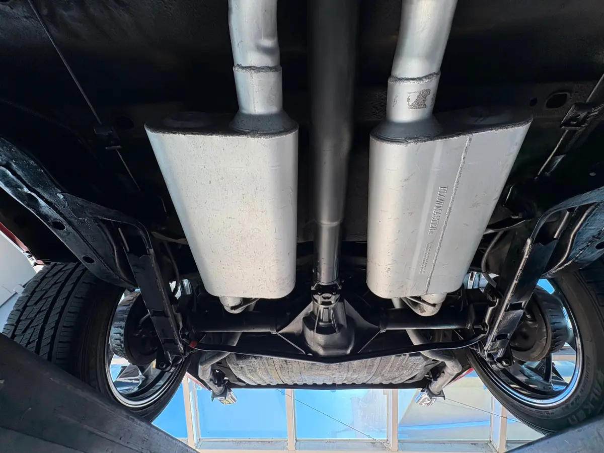 Vehicle photo 54