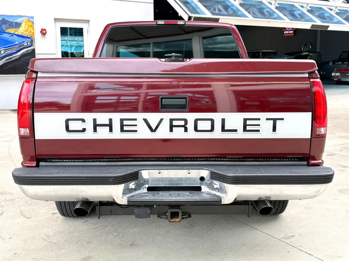 Vehicle photo 7