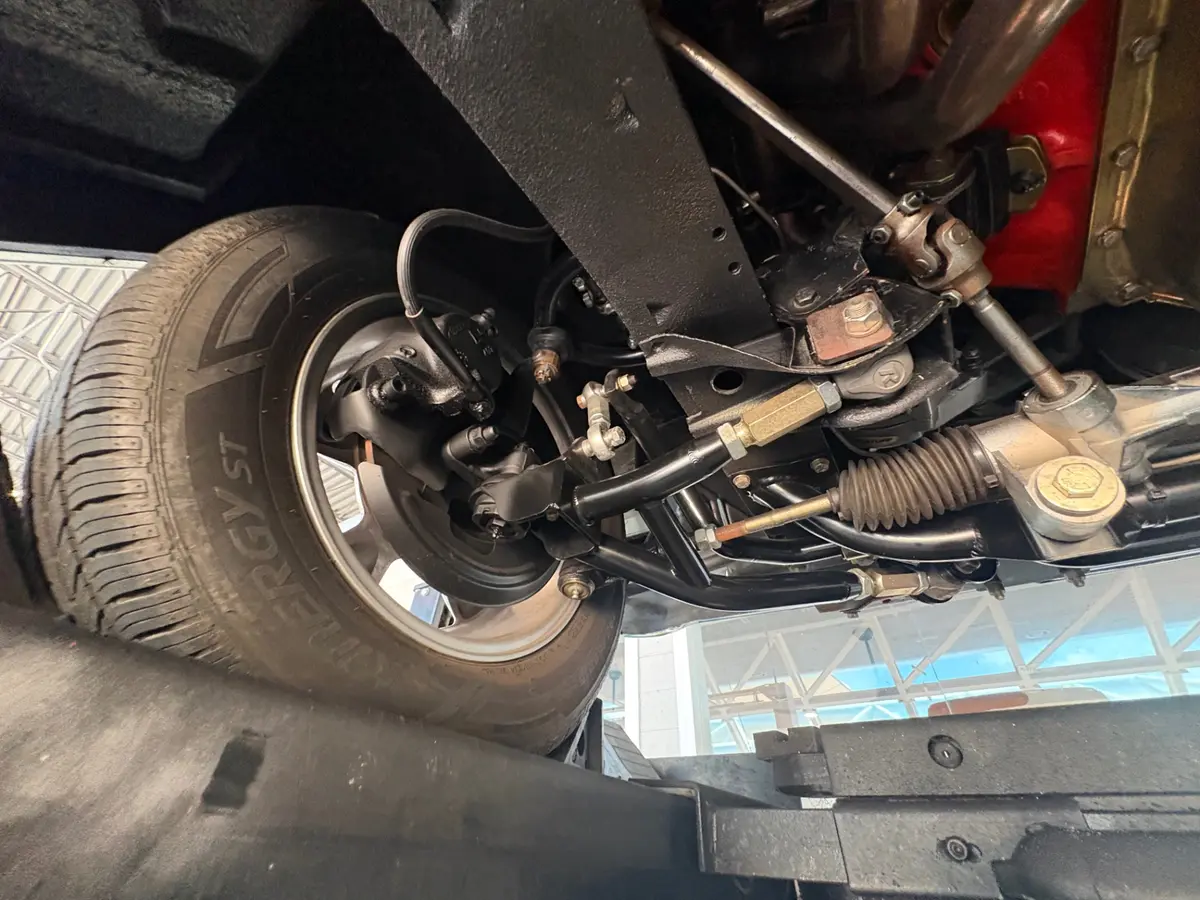 Vehicle photo 52