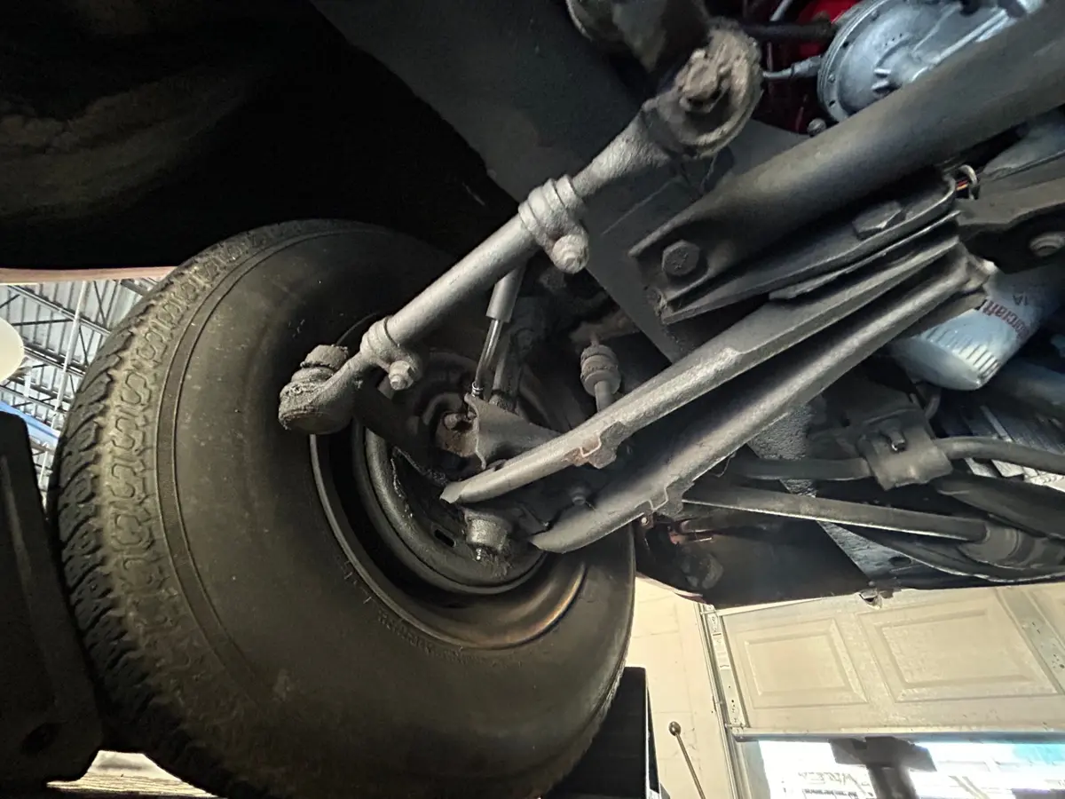 Vehicle photo 31