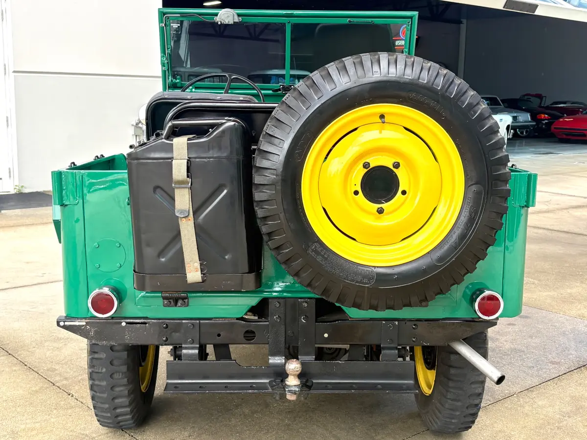 Vehicle photo 7
