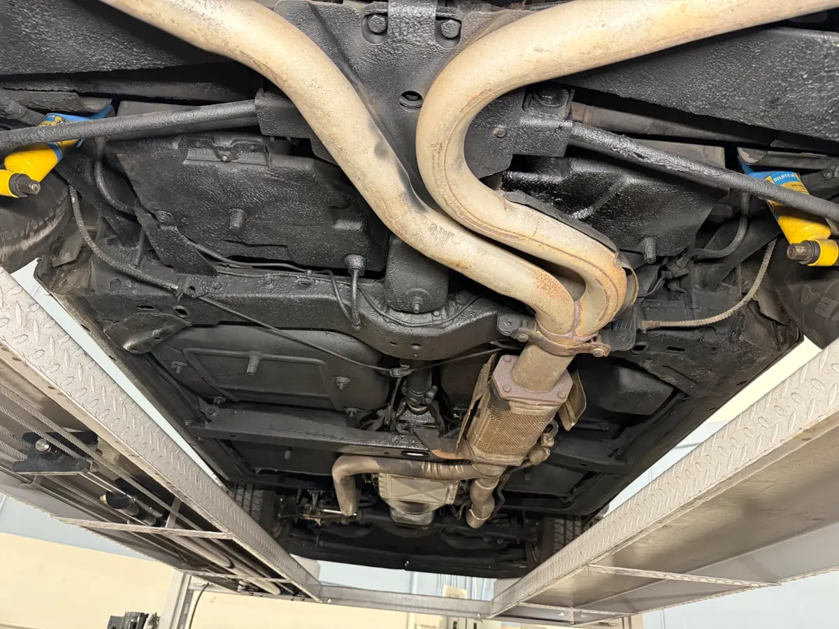 Vehicle photo 46