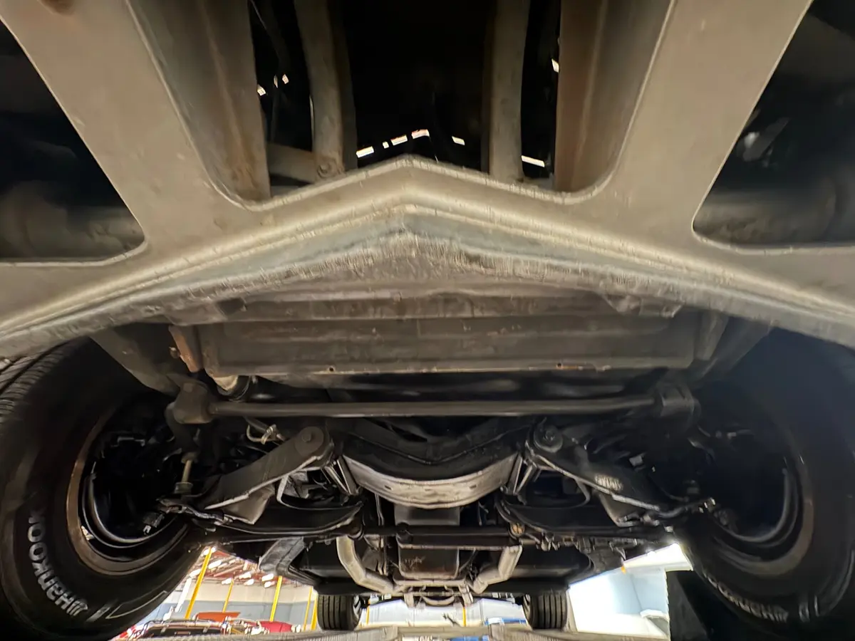 Vehicle photo 33