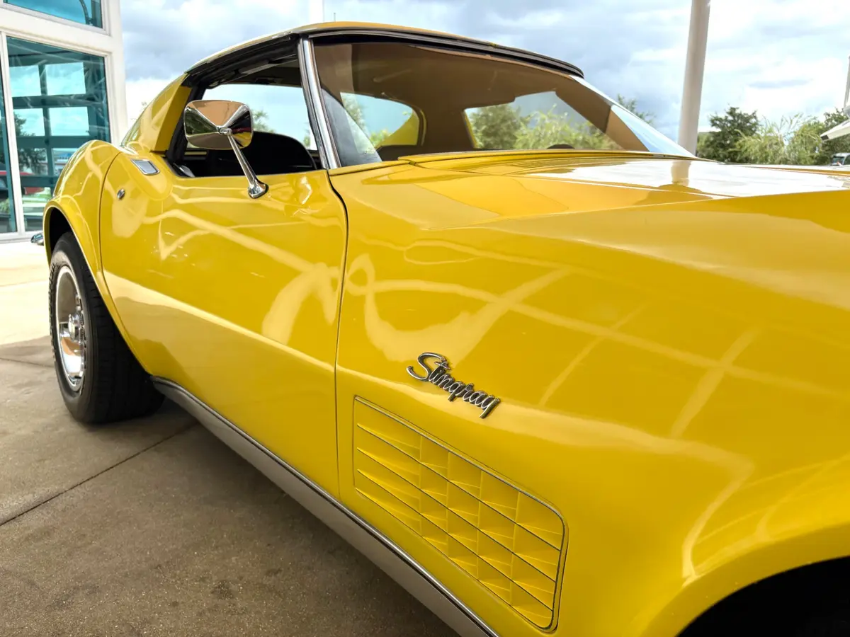 Vehicle photo 18