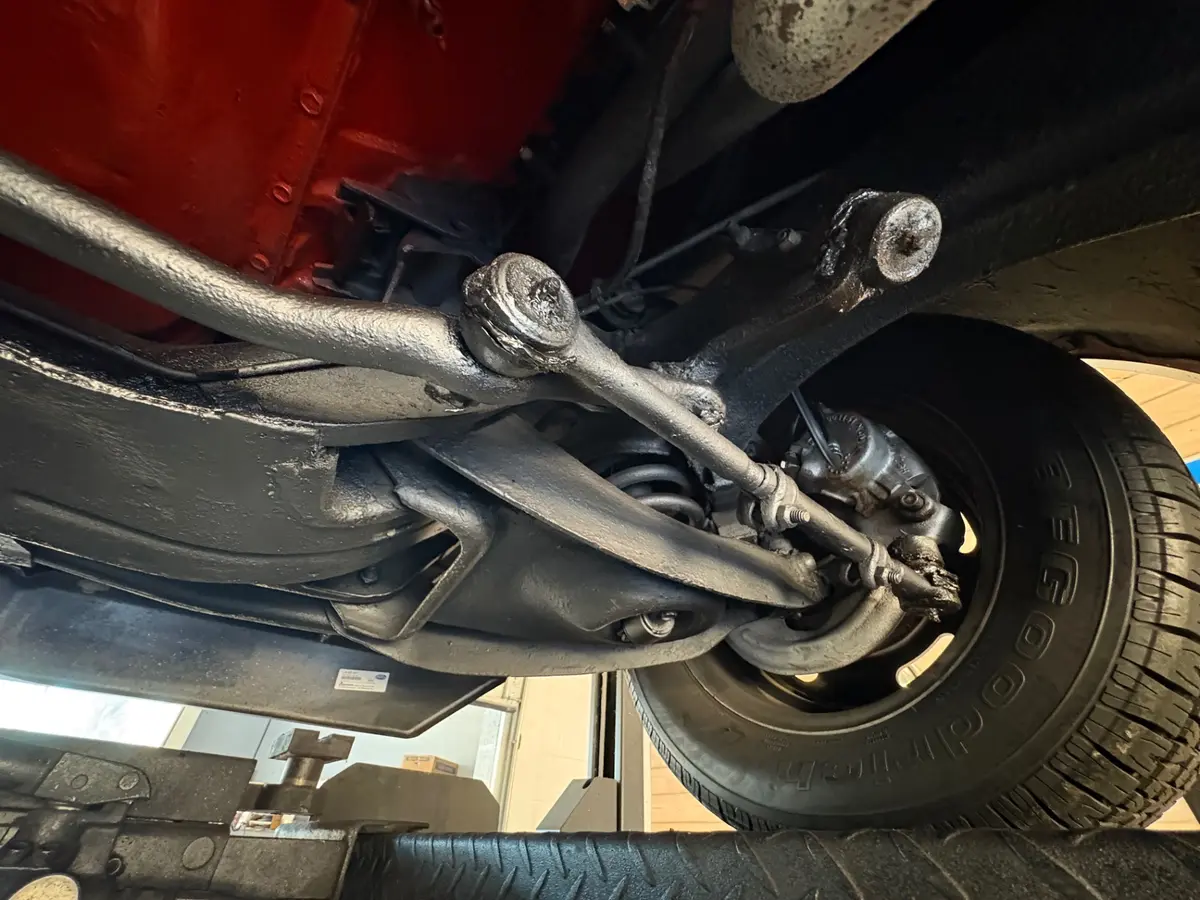 Vehicle photo 54