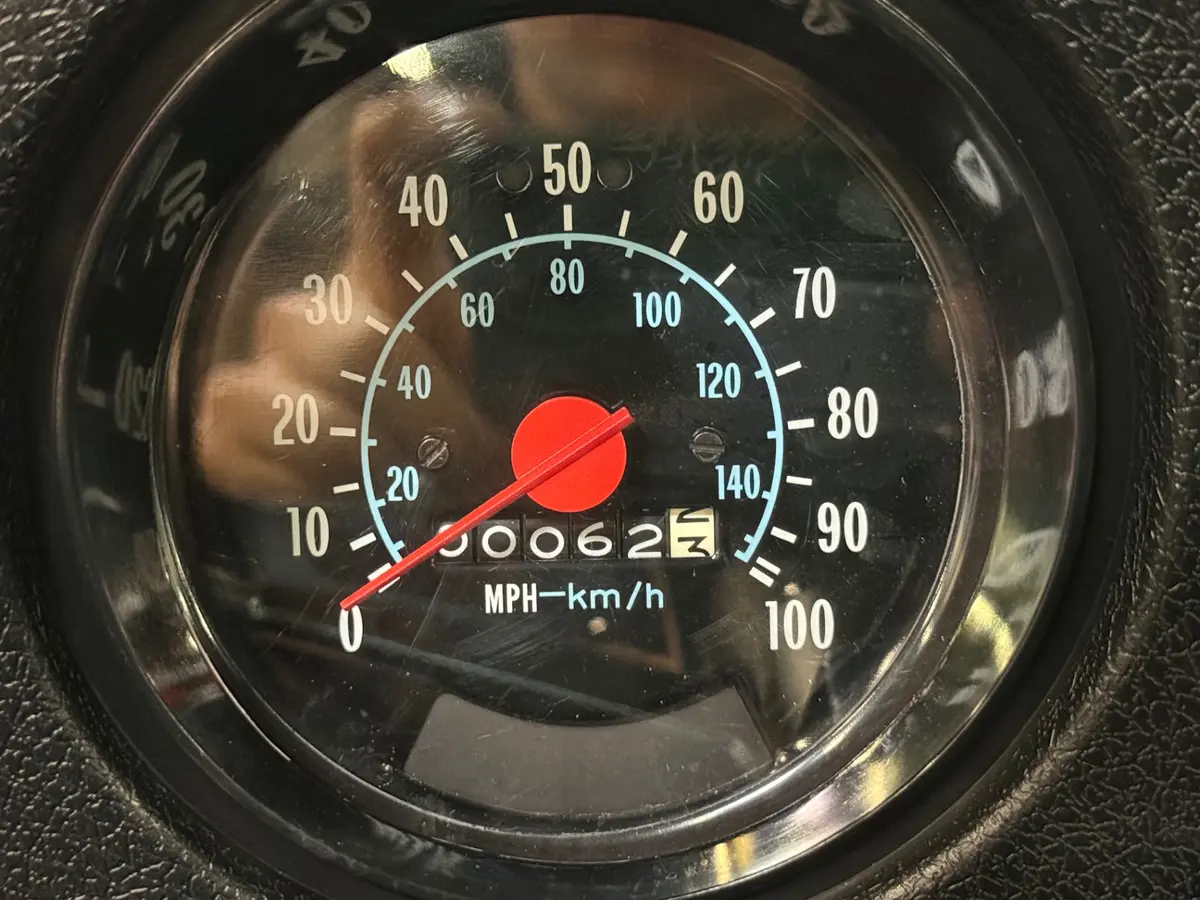 Vehicle photo 11