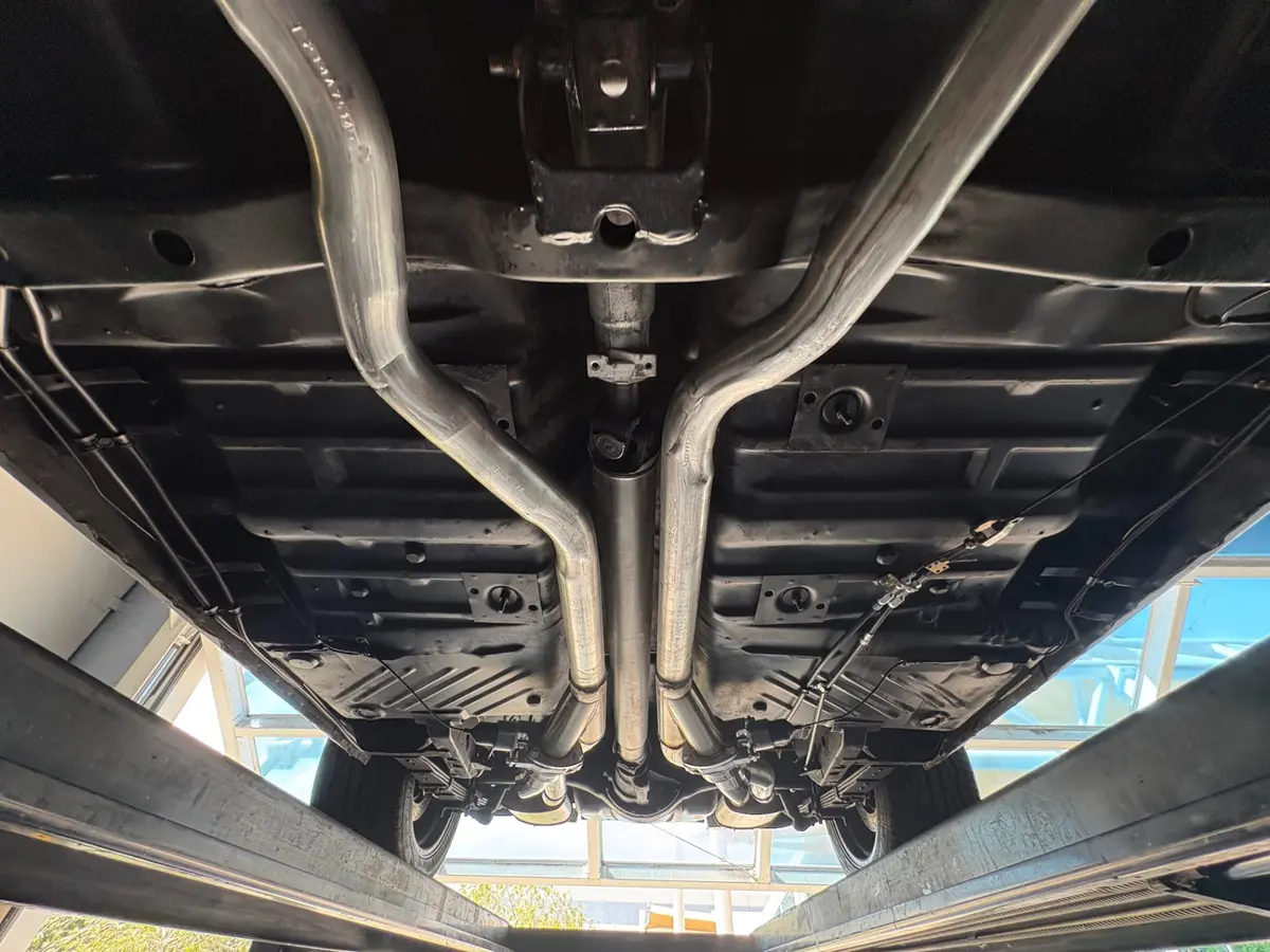 Vehicle photo 59