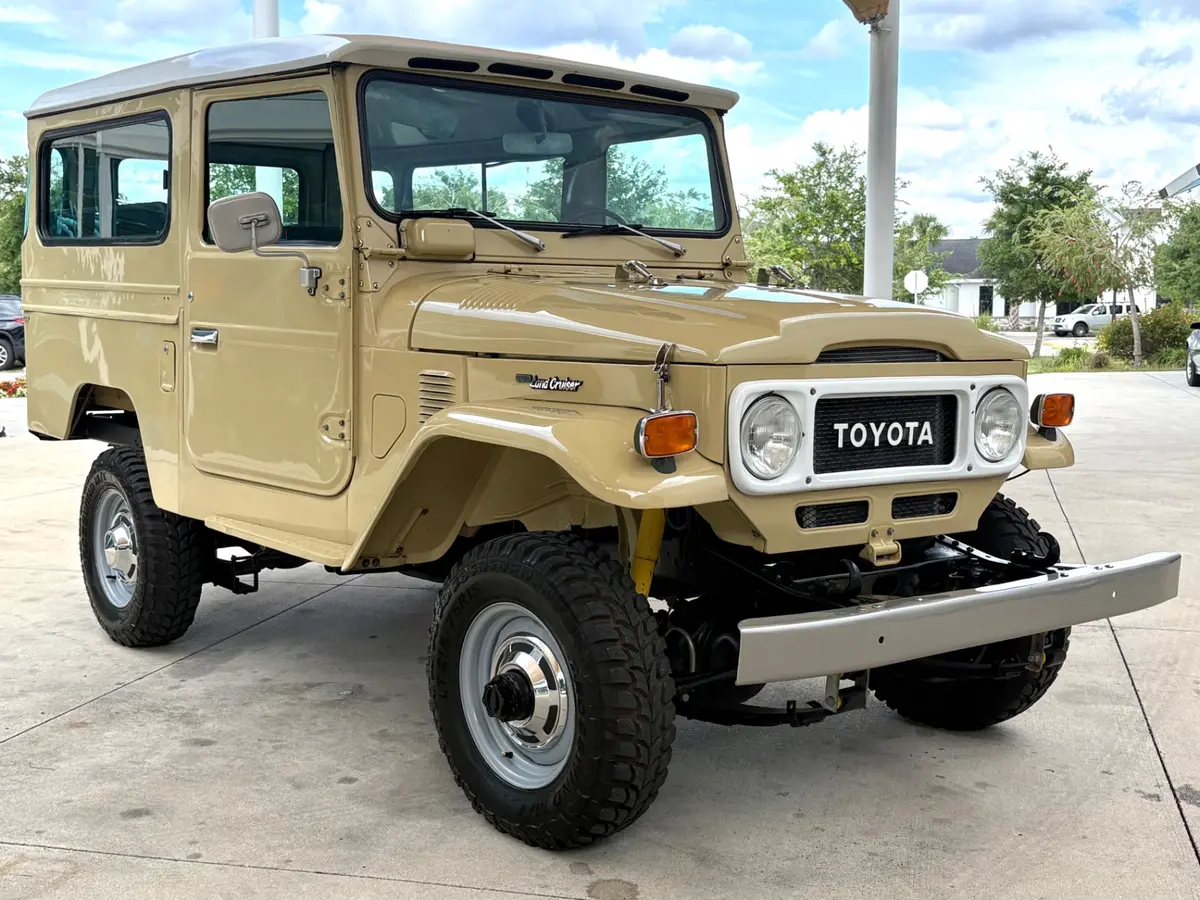 Vehicle photo 4
