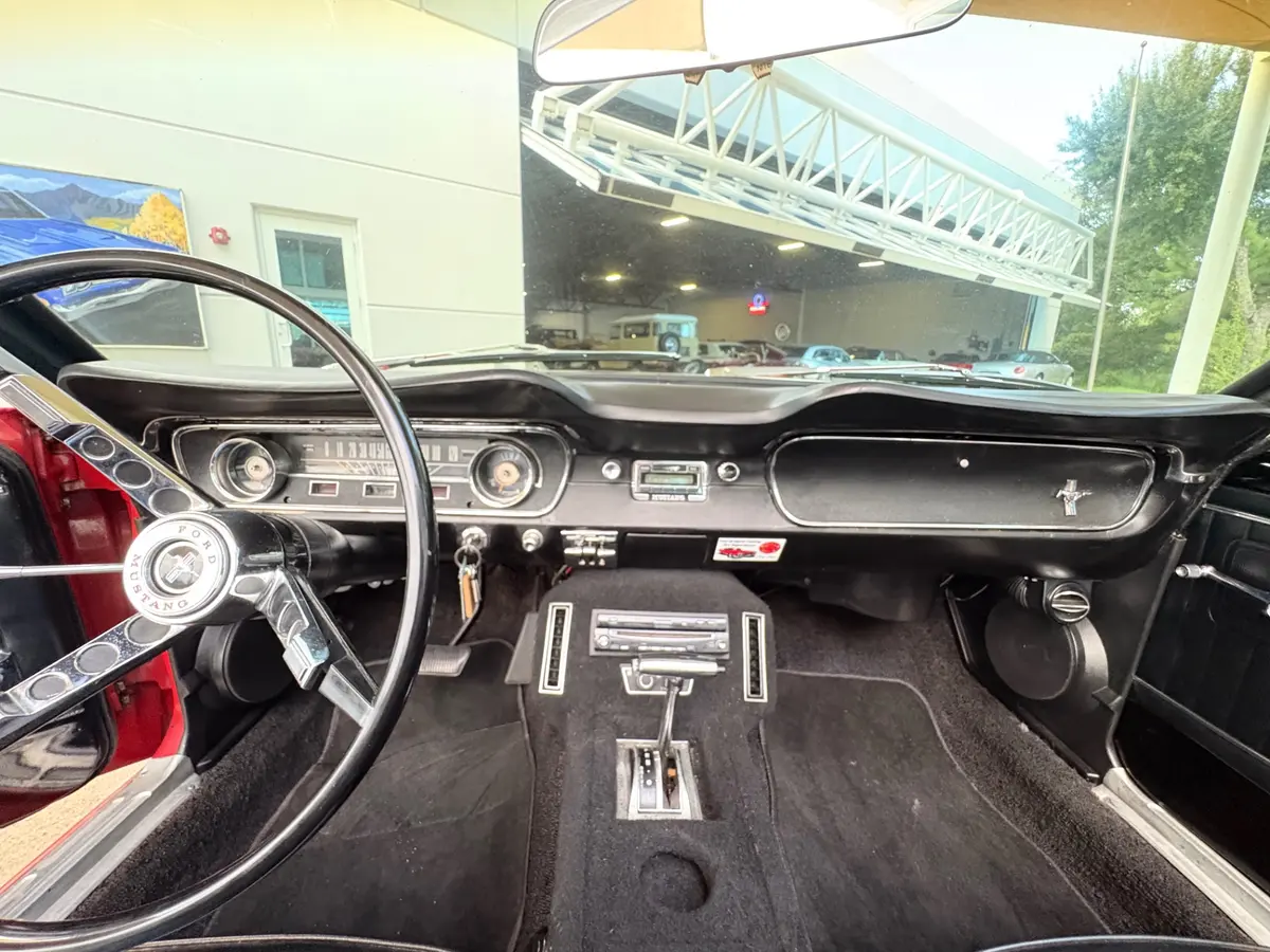 Vehicle photo 42