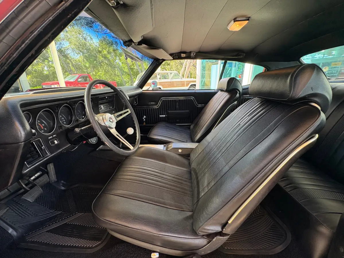 Vehicle photo 37