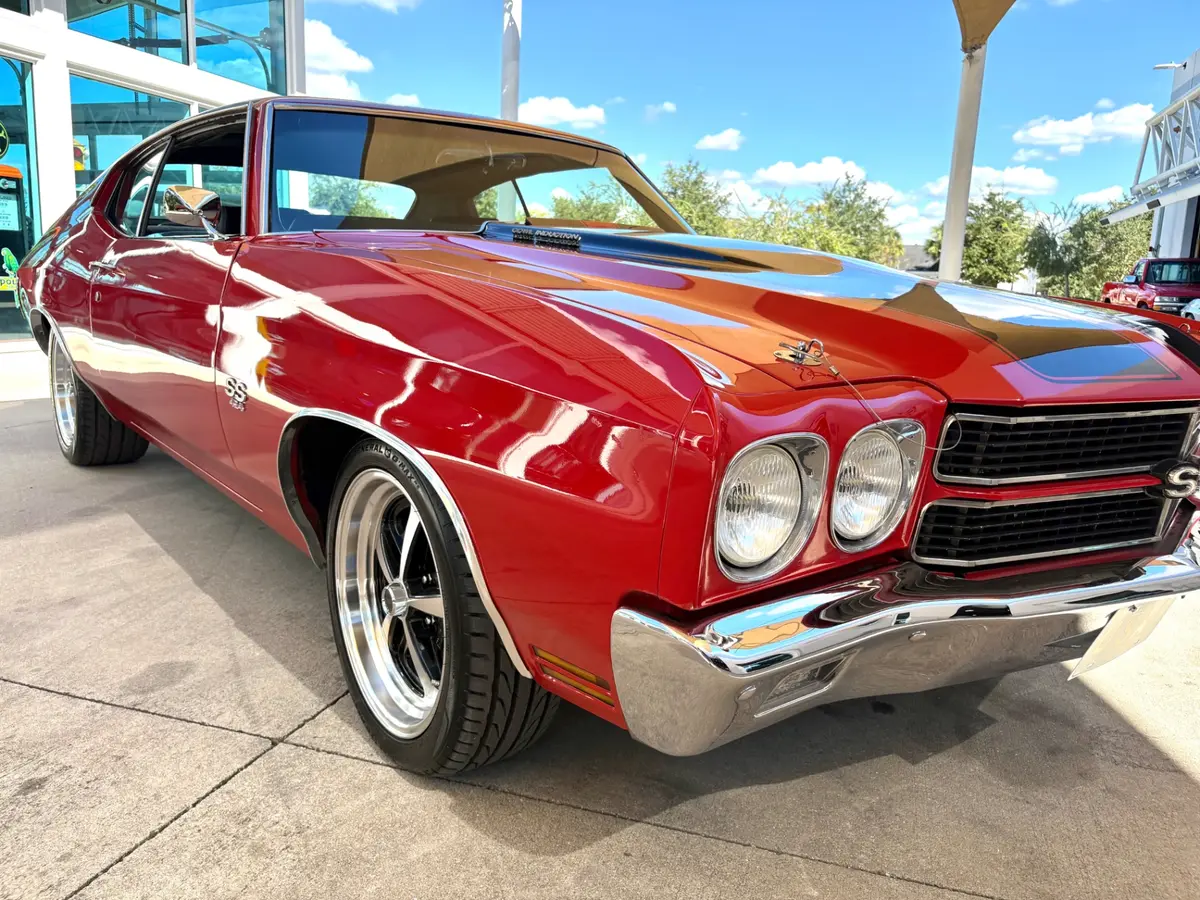 Vehicle photo 20