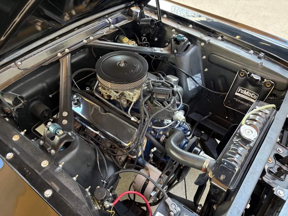 Vehicle photo 26