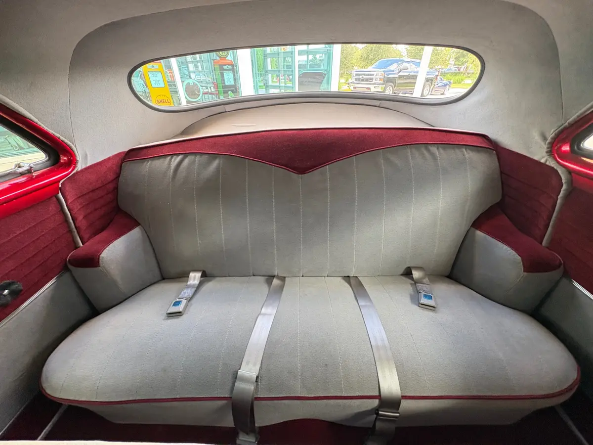 Vehicle photo 34