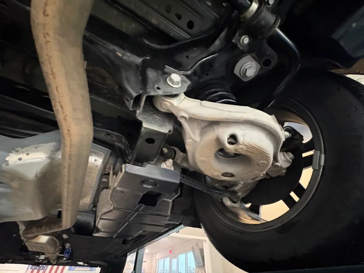 Vehicle photo 50