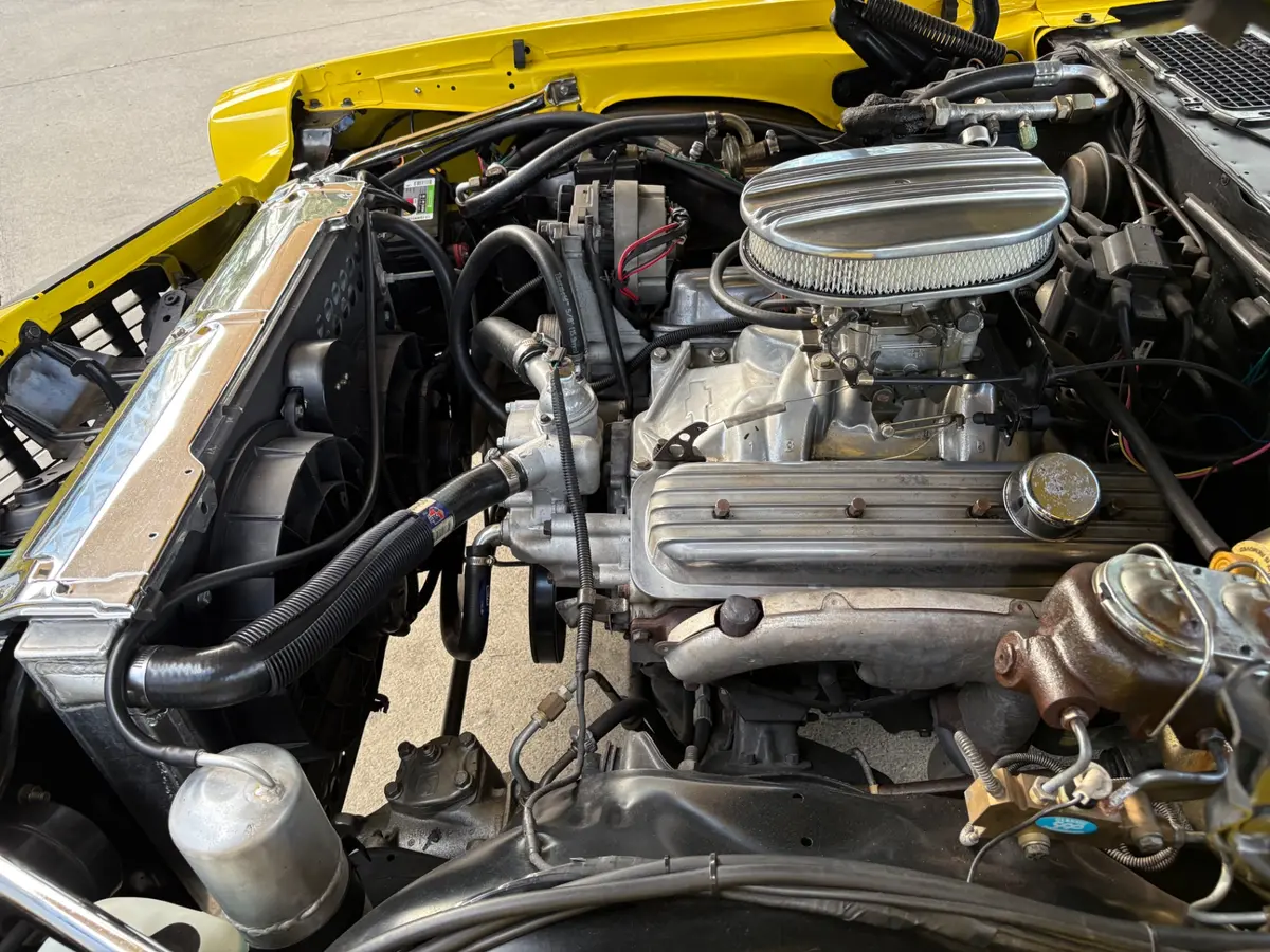 Vehicle photo 28