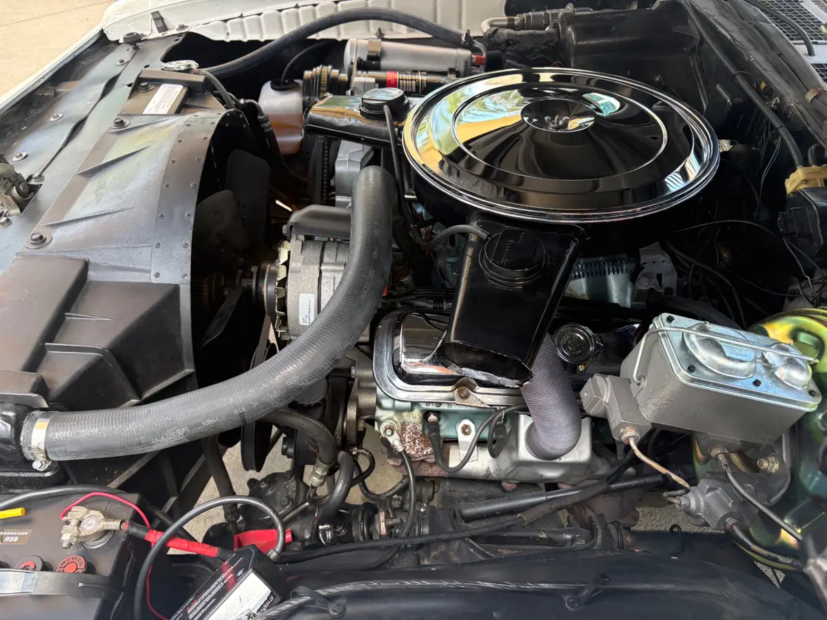 Vehicle photo 33