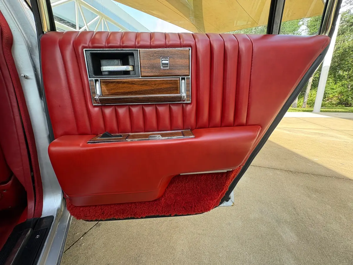 Vehicle photo 42