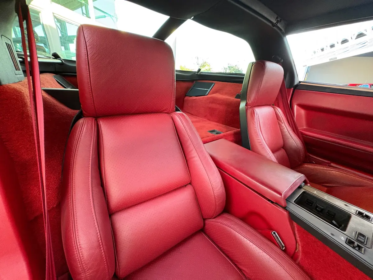 Vehicle photo 38