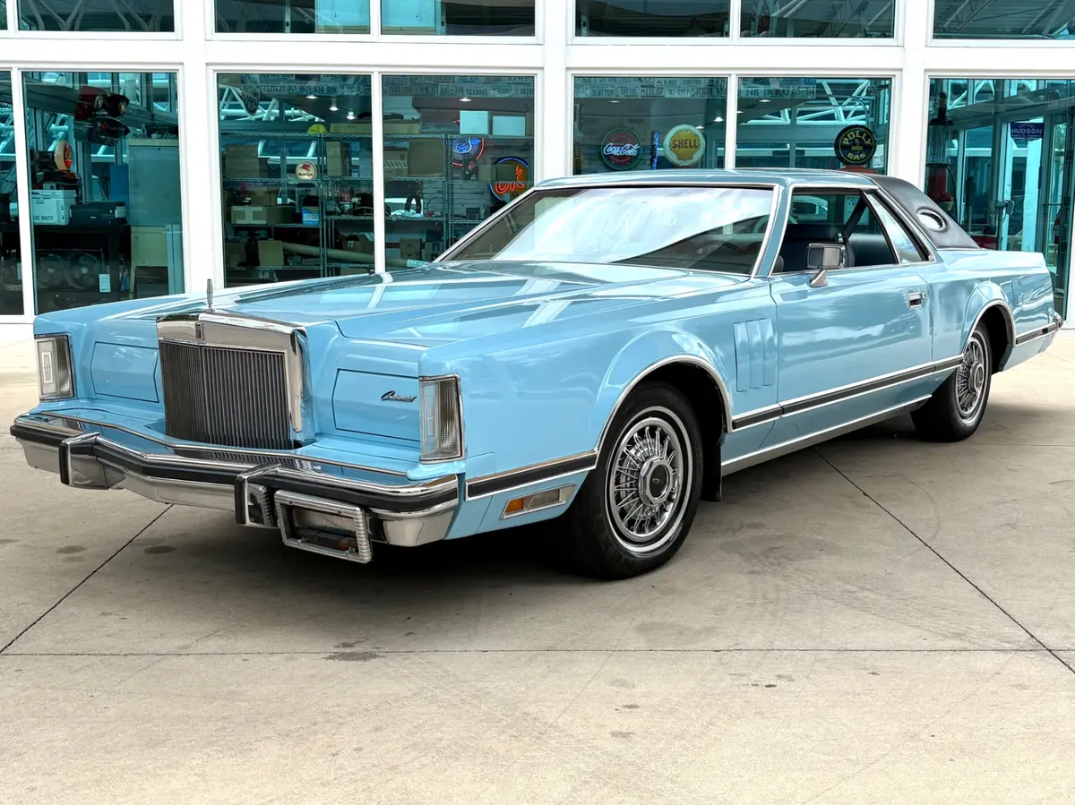 Vehicle photo 1