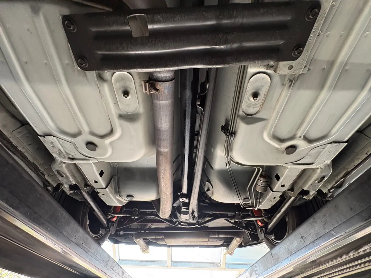 Vehicle photo 53