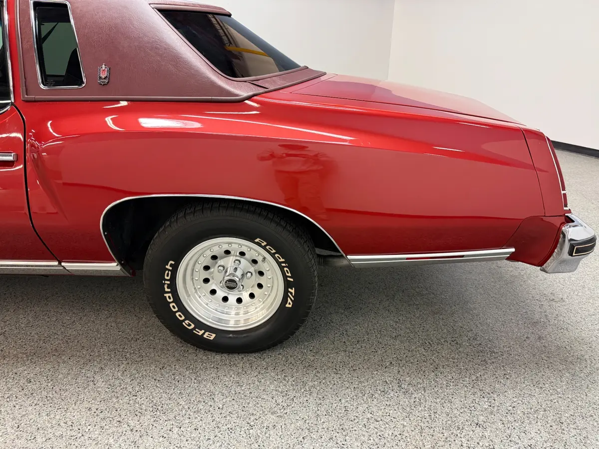 Vehicle photo 16