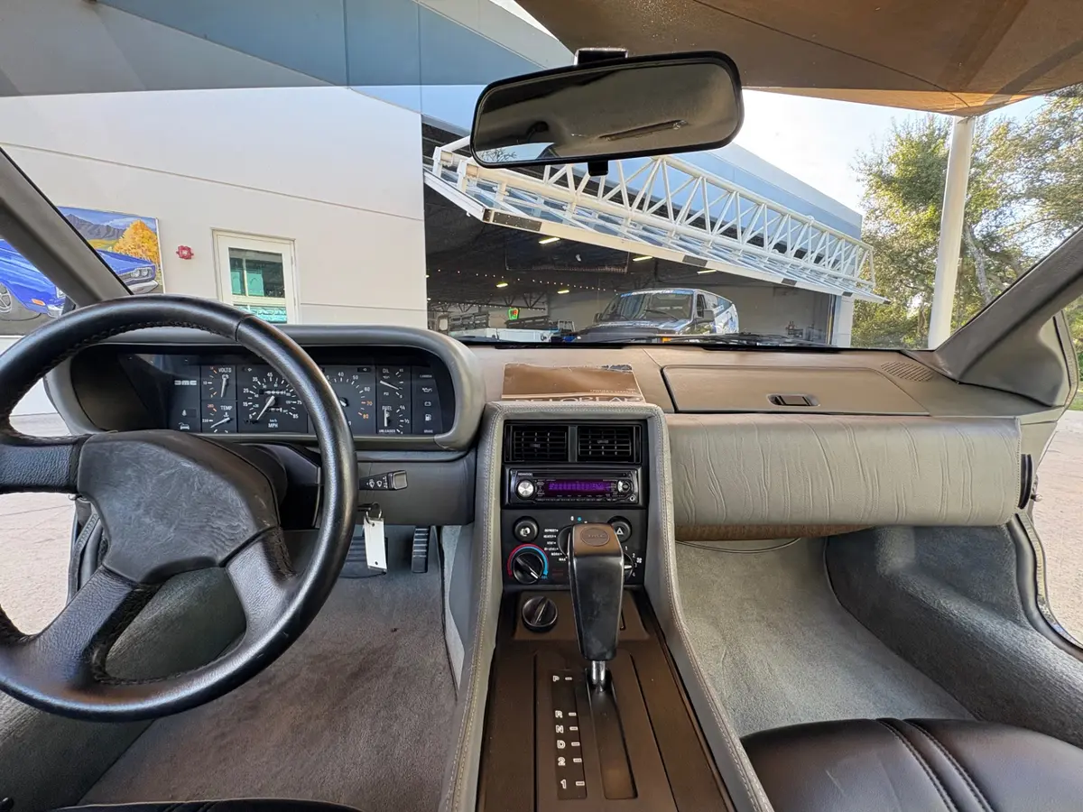 Vehicle photo 46