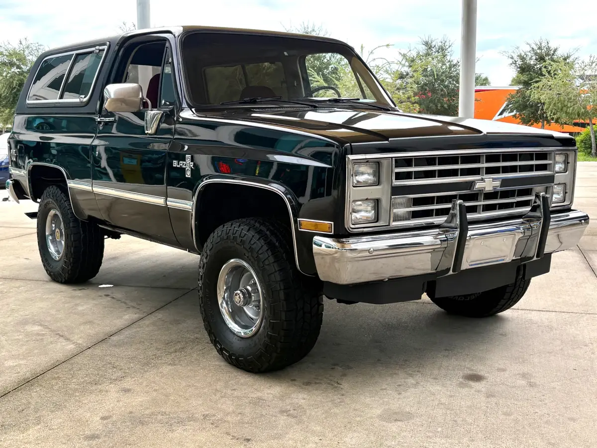 Vehicle photo 4