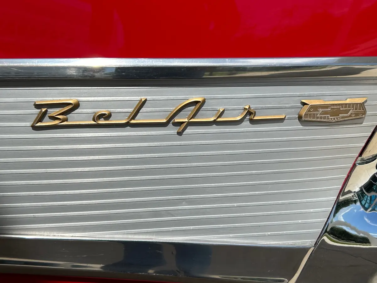 Vehicle photo 14