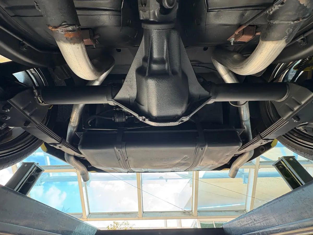 Vehicle photo 54
