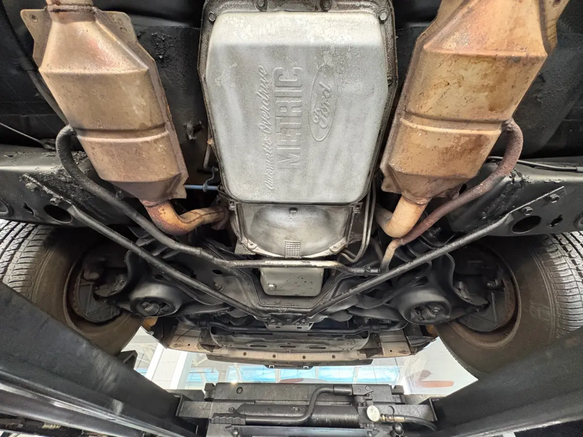 Vehicle photo 59
