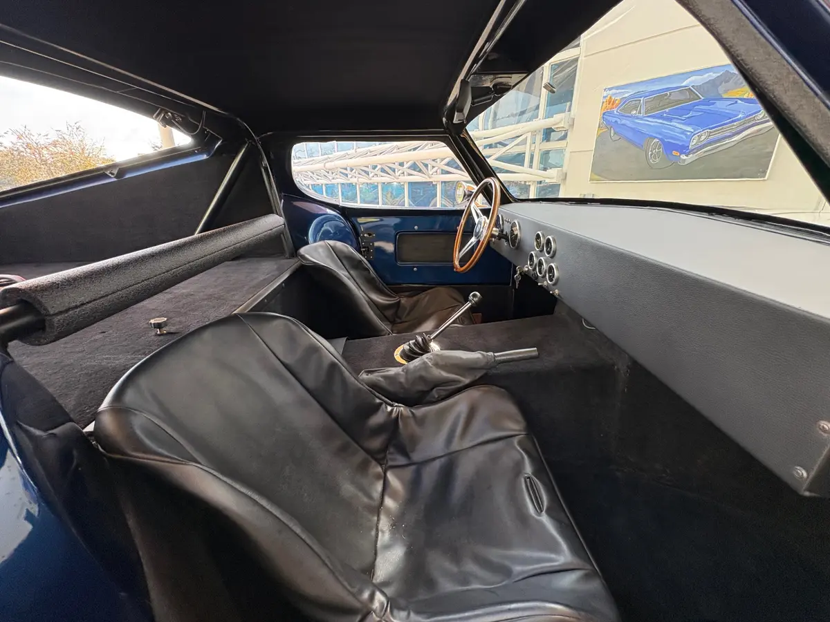 Vehicle photo 42